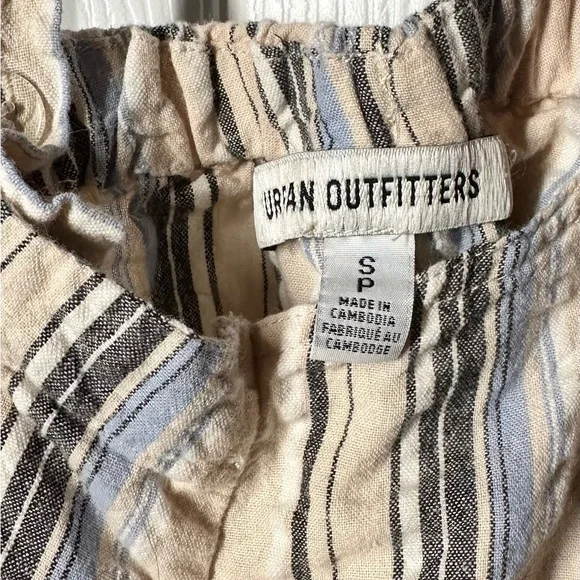 Urban Outfitters Chelsea Linen Short Overalls — Size S - Picture 4 of 4